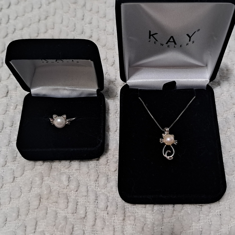 Kay Jewelers Cultured Pearl Cat Set